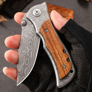 EDC Couteau de poche de survie pour camping en plein air Couteau pliant haute dureté Outil Manche en <span class=keywords><strong>bois</strong></span> Motif damassé gravé sur <span class=keywords><strong>lame</strong></span> - Product Image 1