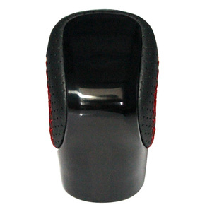 Poignée de levier de vitesse Lexus ESGS Piano Black, transmission automatique, cuir, surpiqûres rouges, design ergonomique - Product Image 3