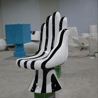 Chaise en FRP en forme de palmier pour extérieur, siège noir et blanc, décoration pour parc carré, bureau de vente, aménagement paysager