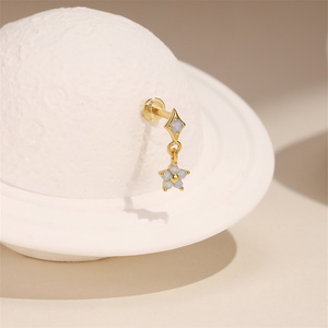 Boucles d'oreilles en argent S925 avec opale bleue exquise en forme de fleur à cinq pétales, plaqué or, à tête plate unique - Product Image 2