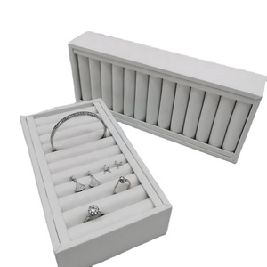 Présentoir de bagues en cuir PU blanc, plateau d'exposition de bracelets pour magasin - Product Image 6