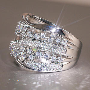 T0913 Anello di Lusso da Donna in Oro Bianco con Diamante Taglio Brillante Rotondo Colore G Naturale Gioiello di Fidanzamento - Product Image 5