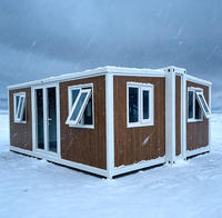 Maison préfabriquée russe moderne, finition grain de bois, structure en acier isolée, maison préfabriquée de luxe en faux bois, assemblage rapide