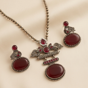 DIVYORO Conjunto de Joyería con Motivo de Pavo Real y Gema de Rubí Oscuro, Joyería Étnica Tradicional Oxidada para Mujer, Diseño de Boutique - Product Image 3