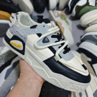 Chaussures de marche décontractées pour hommes à semelle épaisse et résistantes à l'usure, design simple, styles variés, vente en gros à prix réduit