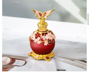 Bouteille Vaporisateur Carré de 45 ml Format Carte de Crédit, Atomiseur Rechargeable à Fine Brumisation pour Désinfectant pour les Mains ou Parfum, avec Cordon et Porte-clés - Product Image 6