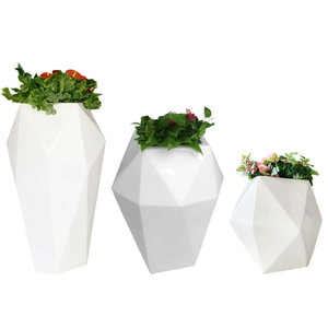 Jardinières rectangulaires en métal sur mesure pour l'extérieur, fabriquées à Hebei pour la décoration des balcons des centres commerciaux - Product Image 1
