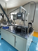 Ligne de production automatique de conception nouvelle et de haute qualité, processus de fabrication conventionnel, machine d'assemblage de valves d'aérosol