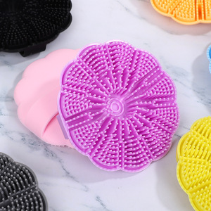 Brosse de bain en silicone en forme de fleur, double usage, brosse exfoliante pour le corps, brosse de douche douce en silicone pour le nettoyage du corps - Product Image 4