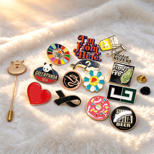 Broche personnalisée en alliage émaillé souple pour femme, épinglette en métal pour cadeau de fête de fiançailles - Product Image 2