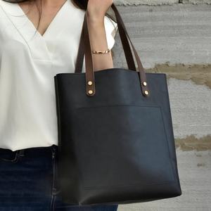 Sac fourre-tout en cuir PU de couleur marron pour femmes sac de travail sacs à bandoulière en cuir véritable personnalisés sacs à main - Product Image 2