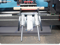 Tour à bois CNC à quatre axes 1530-8T personnalisé en usine avec dispositif de chargement et de déchargement entièrement automatique