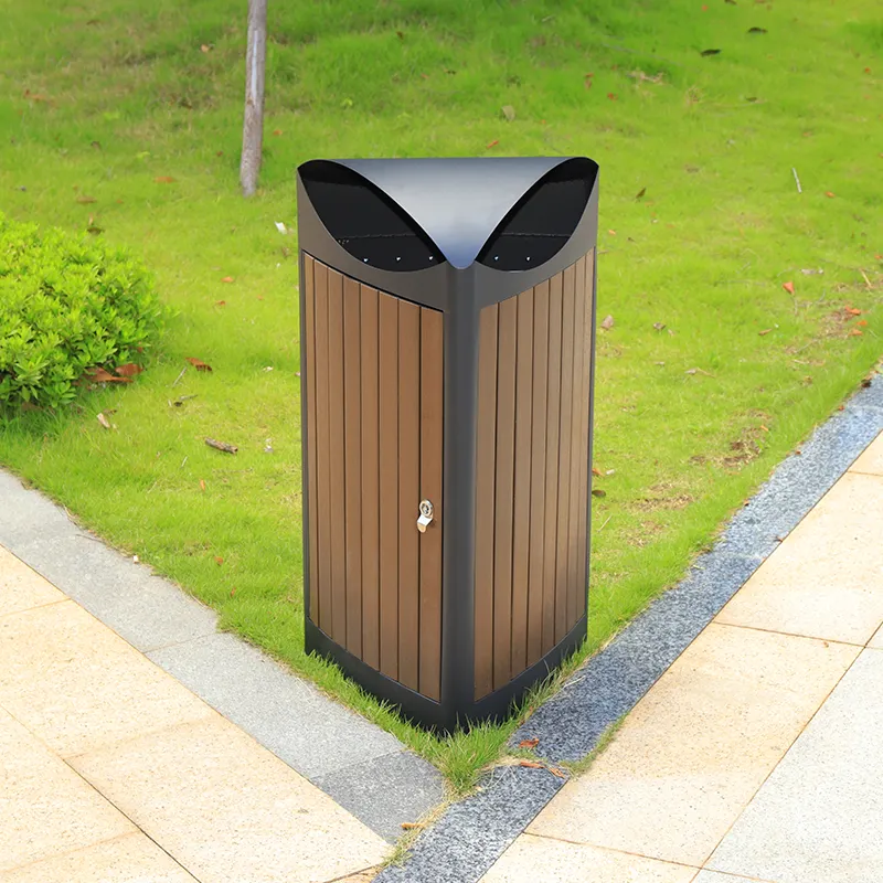아크 레인 탑 쓰레기통 쓰레기통이있는 삼각형 모양의 옥외 쓰레기통 플라스틱 나무 금속 쓰레기통