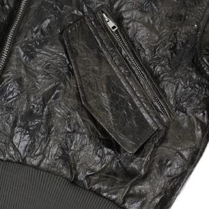 Chaqueta Bomber Negra de Cuero Plisado Vintage con Cierre de Cremallera para Hombre, Silueta Casual, Venta al por Mayor para la Temporada de Primavera - Product Image 6