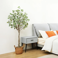 Plantes artificielles Simulation en gros d'eucalyptus vert pour la décoration de jardin à la maison