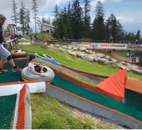 Parc de trampolines d'extérieur, tapis de ski sur piste sèche, revêtement de sol en plastique personnalisable pour aire de jeux, fabriqué en Chine