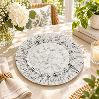 33 cm Klare Platzteller aus Kunststoff PS Luxuriöse Geprägte Blumenmuster-Textur mit Skulpturiertem Rand für Hochzeitsempfang Tischdekoration
