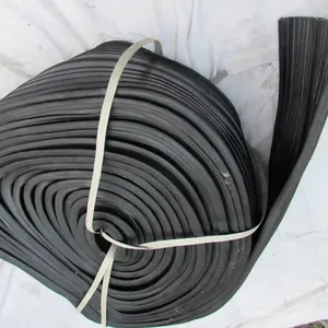 Rollo de tira de caucho negro, material de sellado industrial flexible, lámina de caucho enrollada larga para construcción, automoción y taller - Product Image 1