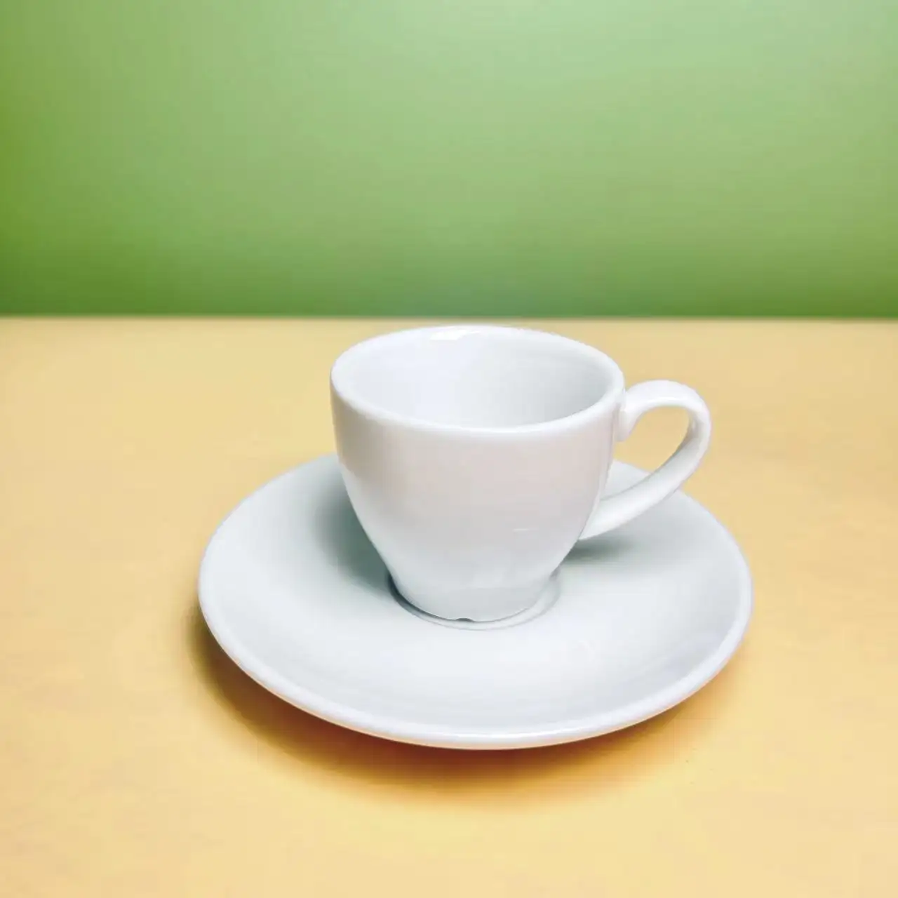 Taza y platillo de café expreso capuchino de porcelana blanca lisa con logotipo personalizado para cafetería