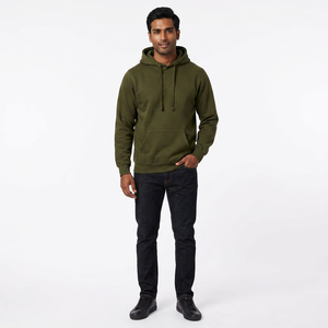 Nuestra última sudadera con capucha transpirable para hombre, diseñada para una comodidad superior y una calidad duradera. Mejora tus prendas básicas. Explora la nueva colección. - Product Image 1