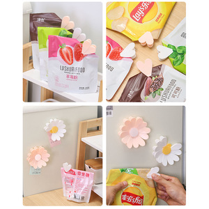 Daisy Petal Magnetic Seal <b>Clip</b> For Snacks Food Bags Multifunction Refrigerator Magnet Pink White 6Pcs Each - Product Image 4