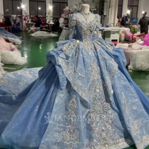 Robes de mariée modernes bleues pour Quinceañera, longues jusqu'au sol, à manches longues, décolleté cœur, dos nu, traîne chapelle, fleurs Azul - Product Image 3