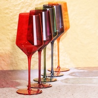 Vente en gros de gobelets Offre Spéciale verre à vin volcanique de haute qualité en PC de couleur bonbon au design vintage exquis pour vin blanc