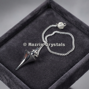 Messing-Pendel mit spitz zulaufendem, geschnitztem Liebesmotiv von Rozrin Crystals (Modell Br-metl-10) - Product Image 5