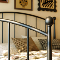 Venta al por mayor de fábrica: Estructura de cama metálica con listones arqueados, cabecero y pie de cama curvos con remates de bola, cama de plataforma de hierro