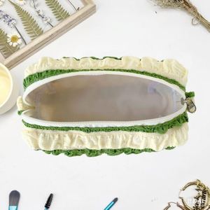 Pochette de voyage en coton écologique fraîche et personnalisée pour femme, idéale pour mariage ou demoiselle d'honneur, avec fermeture éclair rayée et grande capacité - Product Image 5