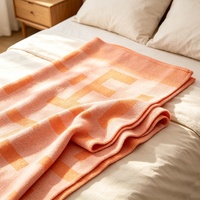 Couverture de sieste pour canapé, style nordique, très populaire sur les réseaux sociaux, qualité avion de première classe, ultra-douce, infroissable, en fibre acrylique épaissie, toutes saisons