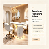 Table de Manucure de Luxe Ovale Crème avec Pieds Arqués Dorés, Tiroirs Cylindriques Cannelés, Lampe LED, pour Salon de Manucure, avec Chaise, Vente en Gros, OEM