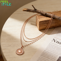Collier personnalisé à maillons trombones superposés en acier inoxydable 316L plaqué or PVD avec pendentif rond serti de zircons