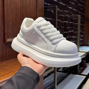 Chaussures décontractées haut de gamme, bottes de randonnée ultra-légères à semelle fine pour l'extérieur ; chaussures de course authentiques et confortables, couleur unie - Product Image 2