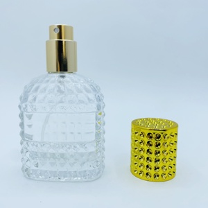 Frasco de Vidrio Transparente Ovalado de 30 ml con Relieve, Botella de Perfume Vacía con Tapa de Plástico, Recargable para Cuidado Personal - Product Image 3
