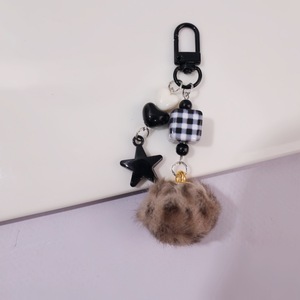 Nouvel Arrivage Porte-clés en métal souple avec petite boule de fourrure, imprimé par sublimation et letterpress, forme 3D, mignon pour femmes, décoration à suspendre pour sacs - Product Image 4