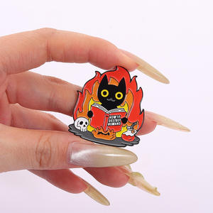 Broche en métal en forme d'animal mignon, flamme <span class=keywords><strong>de</strong></span> feu, lecture <span class=keywords><strong>de</strong></span> <span class=keywords><strong>livre</strong></span>, chat noir en émail, épingle à revers pour la vente en gros - Product Image 5