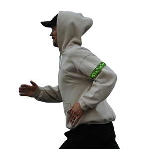 Bracelet LED à vendre, fabriqué <span class=keywords><strong>en</strong></span> corde lumineuse brodée pour les coureurs qui font du running <span class=keywords><strong>la</strong></span> <span class=keywords><strong>nuit</strong></span> - Product Image 1