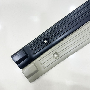 2005-2023 Garnitures de protection de coffre OE, plaque de chargement arrière pour Nissan Patrol Y61 VTC Accessoires - Product Image 1