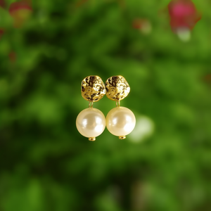 Boucles d'oreilles pendantes fines en acier inoxydable 316L plaqué or PVD, design goutte de perle durable et résistant - Product Image 3