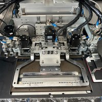 Machine à sertir les poches laser simple entièrement automatique haute vitesse avec changement automatique de moule sans remplacement manuel pour jeans/pantalons