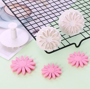Ensemble de 3 pièces de recharges pour gâteaux, outil de tournage, pour le sucre, pour la neige - Product Image 1