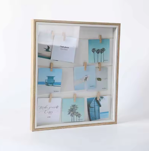 Cadre en bois pour tableau avec fond en <span class=keywords><strong>feutre</strong></span> doux, <span class=keywords><strong>verre</strong></span> trempé et élégante boule blanche incluse - Product Image 1