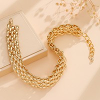 Nouveau Collier Serpent en Fer Élégant pour Femme, Accessoire Tendance Simple, Bijou Audacieux Minimaliste, Finition Luxe