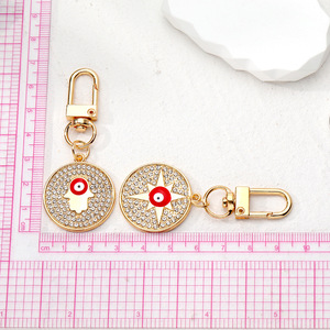Portachiavi Vintage con Strass, Amuleto di Protezione Occhio di Allah e Mano di Hamsa in Cristallo per Chiavi, Borse e Zaini, Decorazione da Appendere - Product Image 6