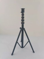 Selfie Stick ad alte prestazioni con treppiede integrato e luce di riempimento per i creatori di contenuti