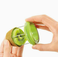 Creatieve Japanse fruit- en groentesnijder, handmatig, van plastic en roestvrij staal, veilig, milieuvriendelijk, makkelijk schoon te maken, praktisch.