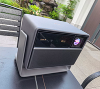 جهاز عرض XGIMI RS30 Ultra بدقة 4K و6100ISO مع تقنية التكبير البصري وتقنية الليزر DLP ونظام تشغيل أندرويد وذاكرة وصول عشوائي 3 جيجابايت وسطوع عالي للسينما المنزلية