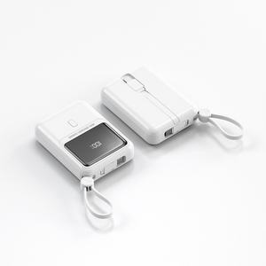 Batteries externes à charge rapide grande capacité 10000mAh PD22.5W avec écran LCD et câbles pour utilisation en extérieur - Product Image 4