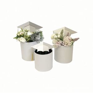 Graduation Fresh Flower <b>Box</b> <b>Hat</b> Hug Bucket Three-Piece Set Handcrafted with Stamping Technique Bucket <b>Box</b> Elegant Gift <b>Box</b> - Product Image 2